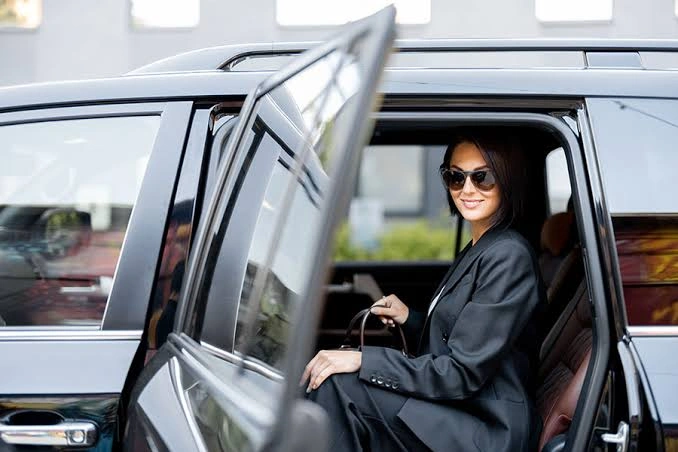 George Bush Intercontinental Airport (IAH) to Downtown Houston Car Service