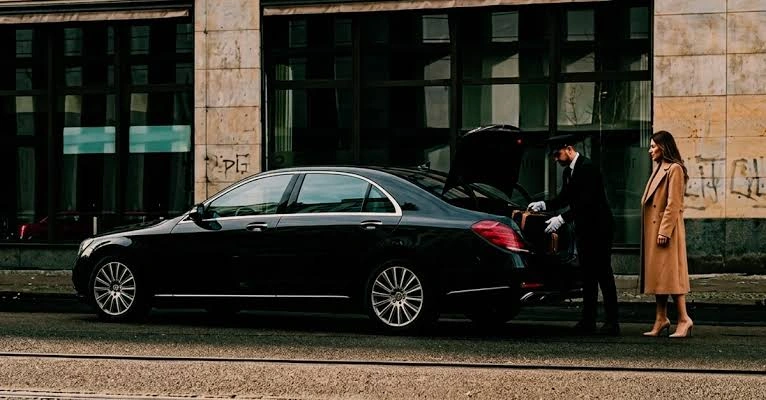 Spring Branch to William P. Hobby Airport (HOU) Car Service