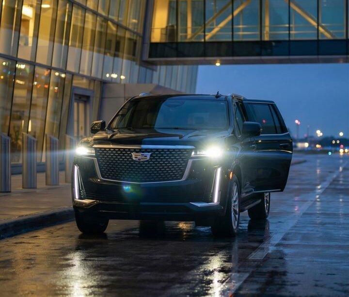 Luxury SUV — Cadillac Escalade / Chevrolet Suburban